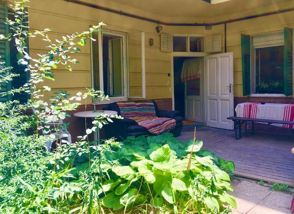 Vintage Studio Apartment, Garden And Free Parking Будапеща Екстериор снимка